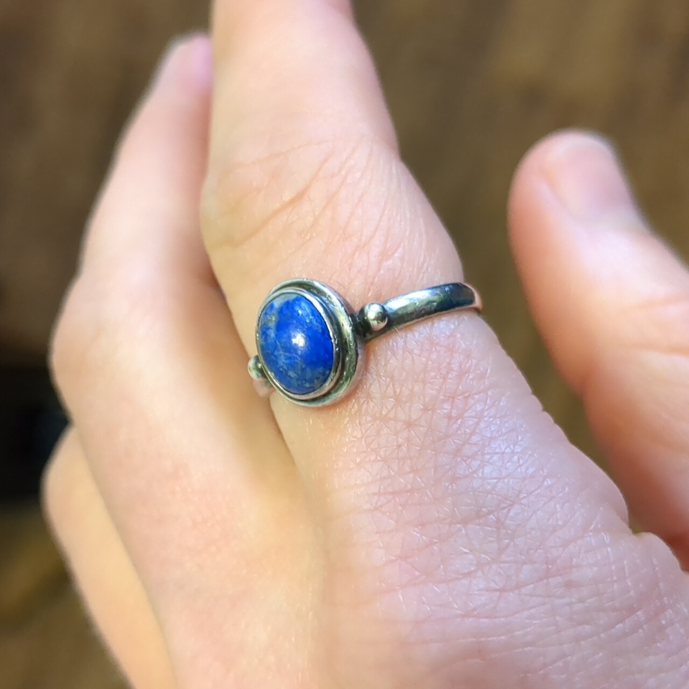 Sterling Silver and lapis lazuli ring
